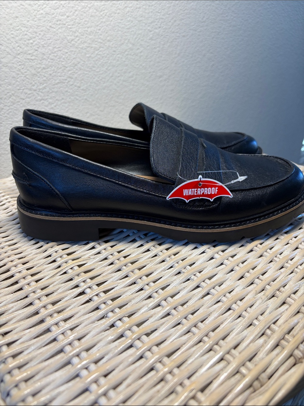 Blondo Black Leather Women's Waterproof  Slip-On Penny Loafers - Picture 3 of 11